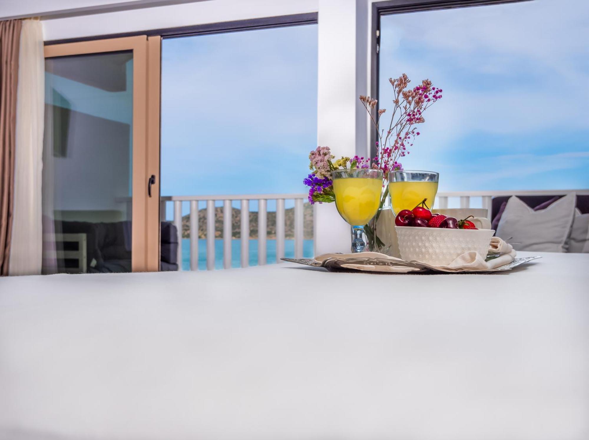 Kalypso Suites Hotel - Adults Only Elounda Exterior foto